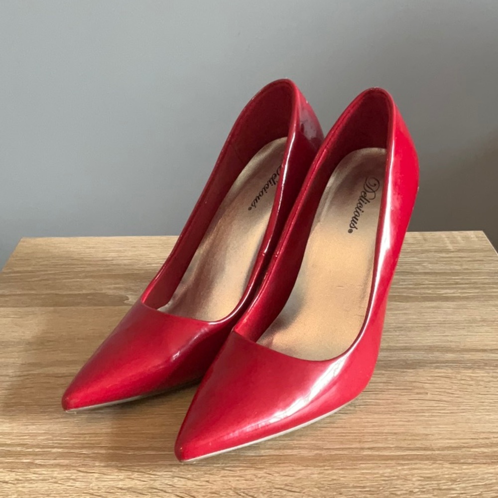 Delicious Sz 7 Red Stiletto